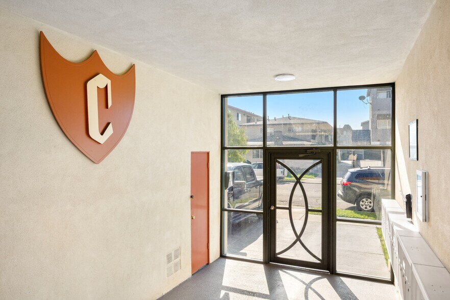 More Photos Of 4055 W 129th St, Hawthorne Apartments For Sale