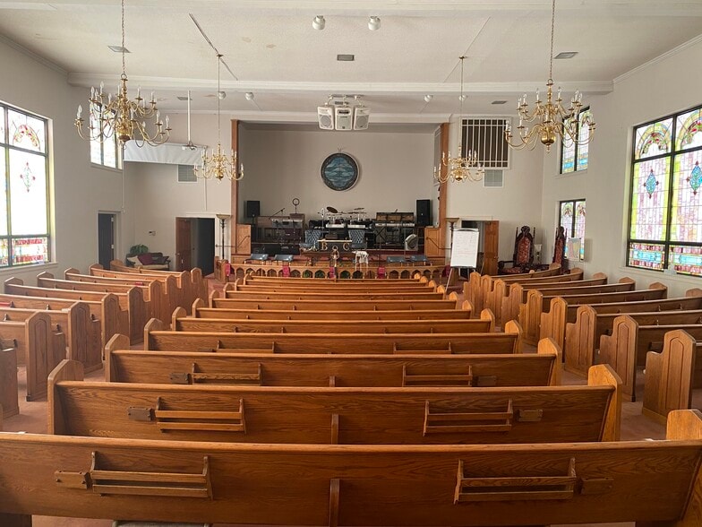 More Photos Of 201 S 8th St, Gadsden Religious Facility For Sale