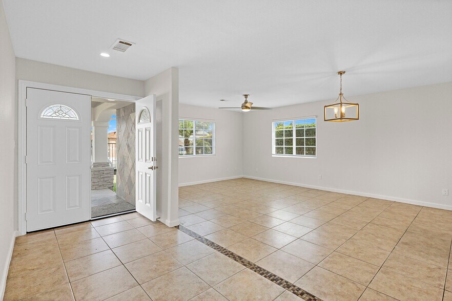 More Photos Of 1749 Dahlia Ave, San Diego Apartments For Sale