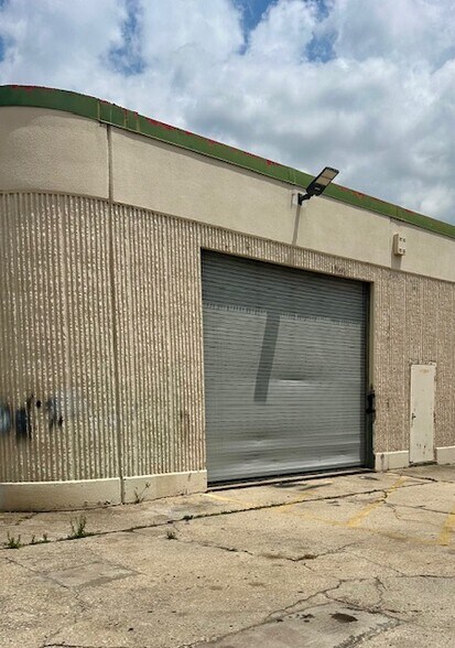 More Photos Of 16745 N I-45 Fwy, Houston Industrial For Sale