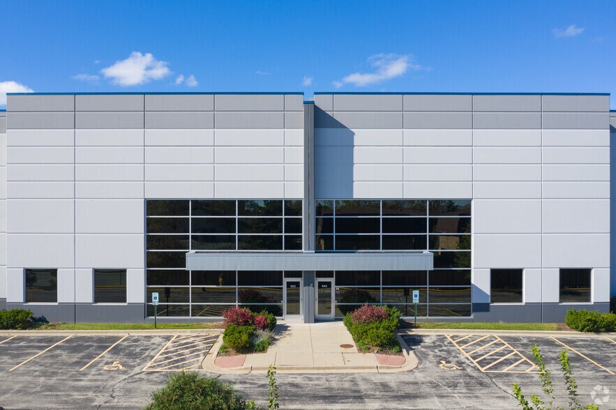 More Photos Of 601-609 Dempster St, Mount Prospect Warehouse For Lease