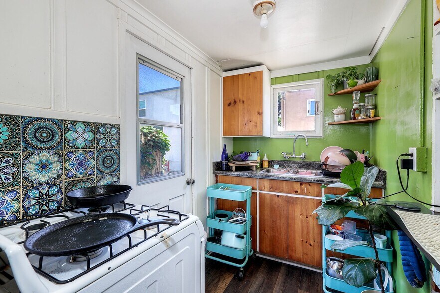 More Photos Of 4918 Del Monte Ave, San Diego Multifamily For Sale