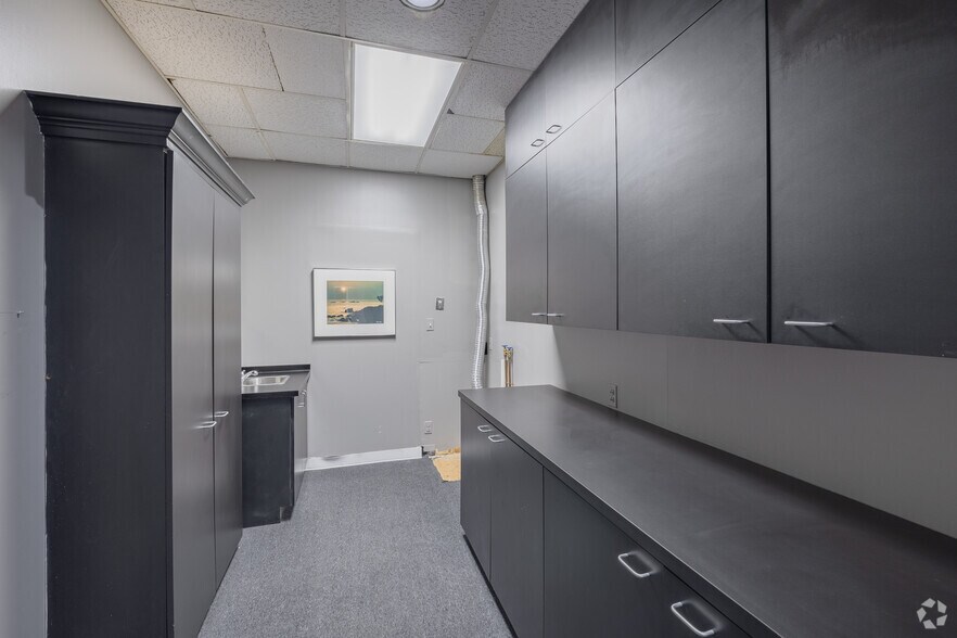 More Photos Of 15565 Northland Dr, Southfield Unknown For Sale