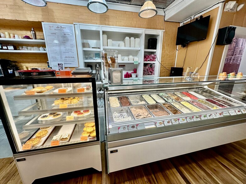 More Photos Of 49 Main St, Westport Storefront Retail Office For Lease