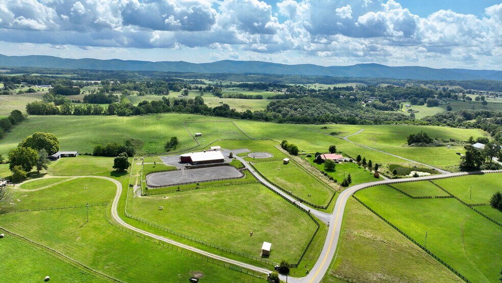 More Photos Of 3476 Fairview Rd, Lewisburg Specialty For Sale