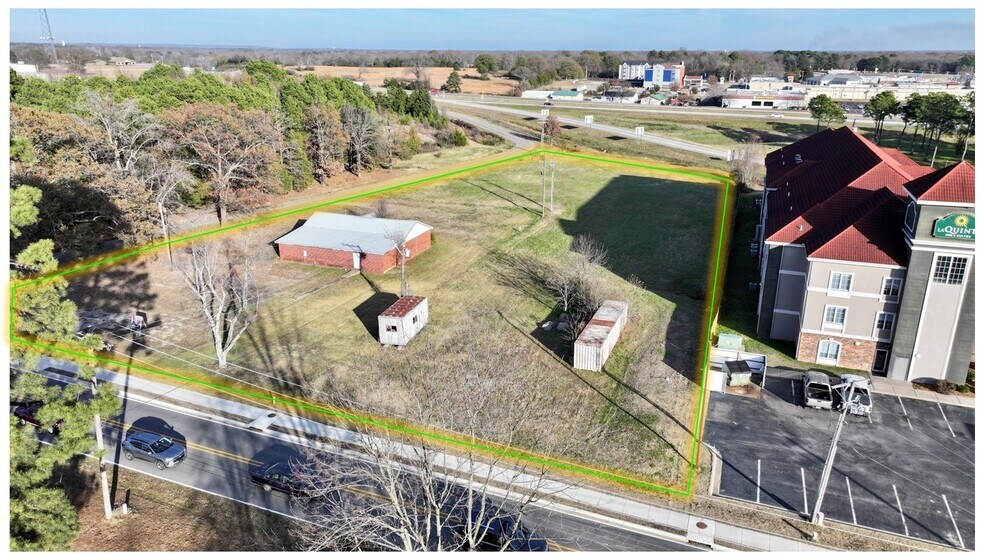 More Photos Of 512 N Poplar St, Searcy Specialty For Sale