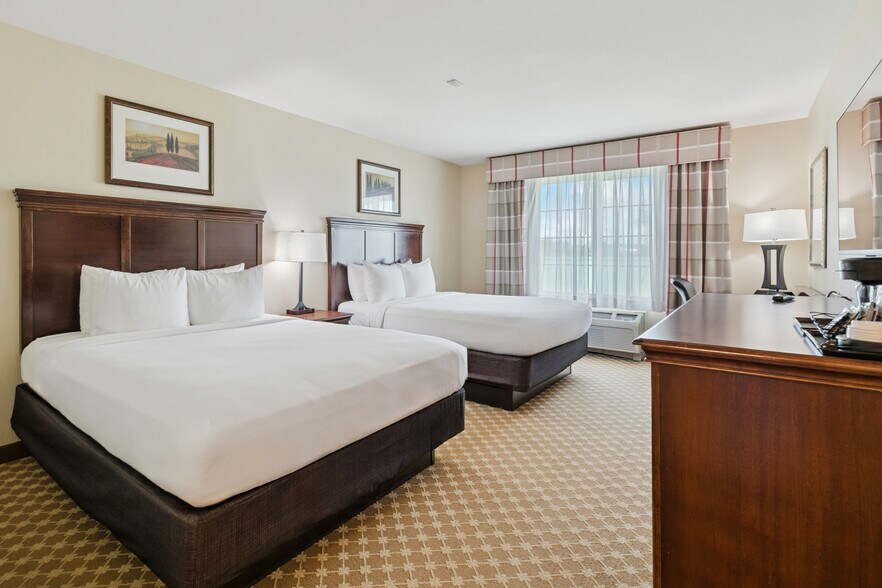More Photos Of 130 Holiday Blvd, Covington Hotel For Sale