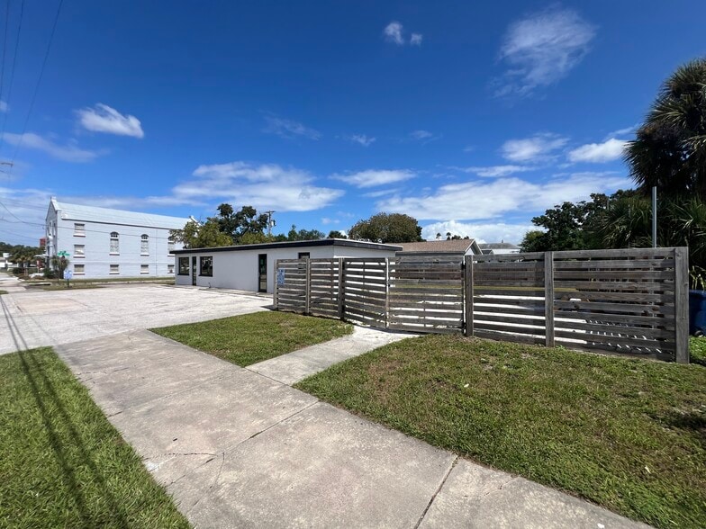 More Photos Of 1713 N Albany Ave, Tampa Restaurant For Lease