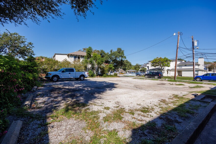 More Photos Of 801 S Carancahua St, Corpus Christi Apartments For Sale
