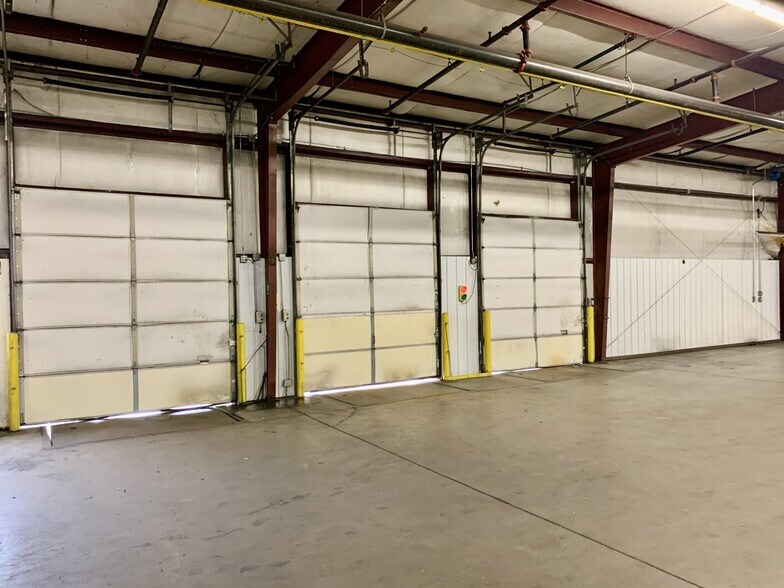 More Photos Of 5725 Howard Bush Dr, Neosho Distribution For Lease