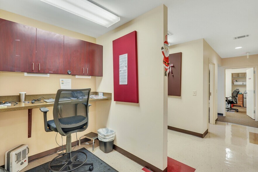 More Photos Of 11706 Mercy Blvd, Savannah Medical For Sale