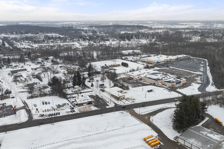 More Photos Of 922 W Fourth St, Mansfield Warehouse For Lease