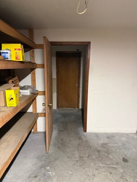 More Photos Of 1613 SE 15th Ter, Cape Coral Warehouse For Lease