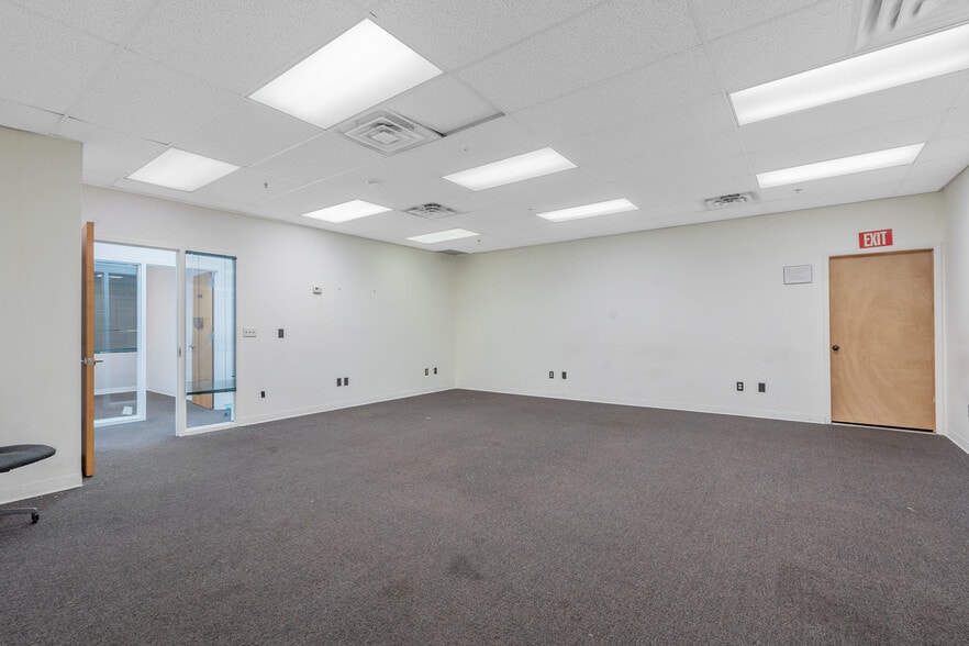 More Photos Of 344 W Genesee St, Syracuse Loft Creative Space For Lease