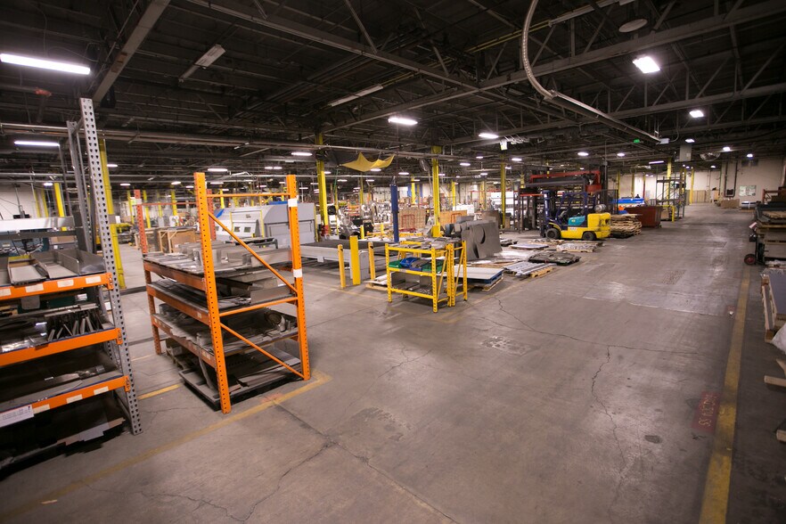 More Photos Of 600 Sanders St, Scranton Warehouse For Lease