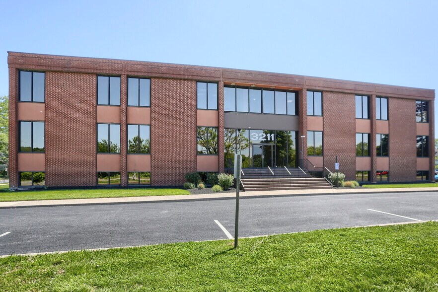 More Photos Of 3211 N Front St, Harrisburg Loft Creative Space For Lease