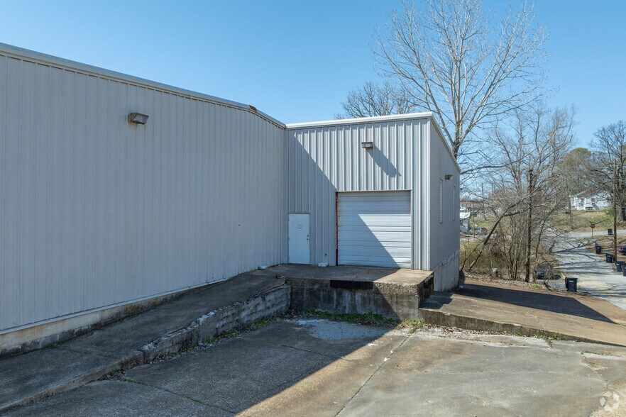 More Photos Of 2395 Harrison St, Batesville Department Store For Sale