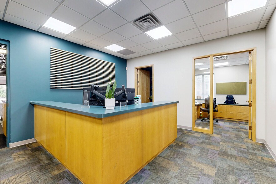 More Photos Of 36 Clark St, Des Moines Distribution For Sale