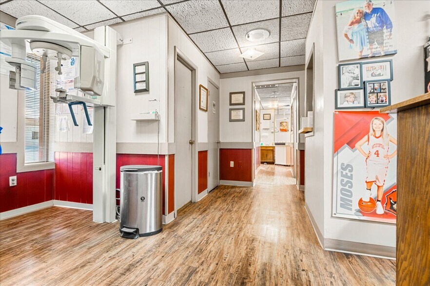 More Photos Of 841 S Highway 25 W, Williamsburg Flex For Sale