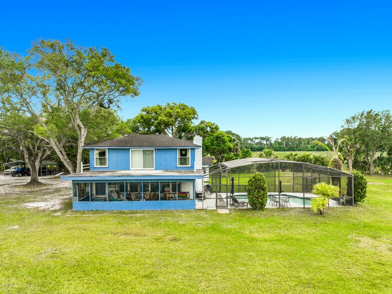 More Photos Of 7001 W Jones Ave, Mount Dora Airplane Hangar For Sale