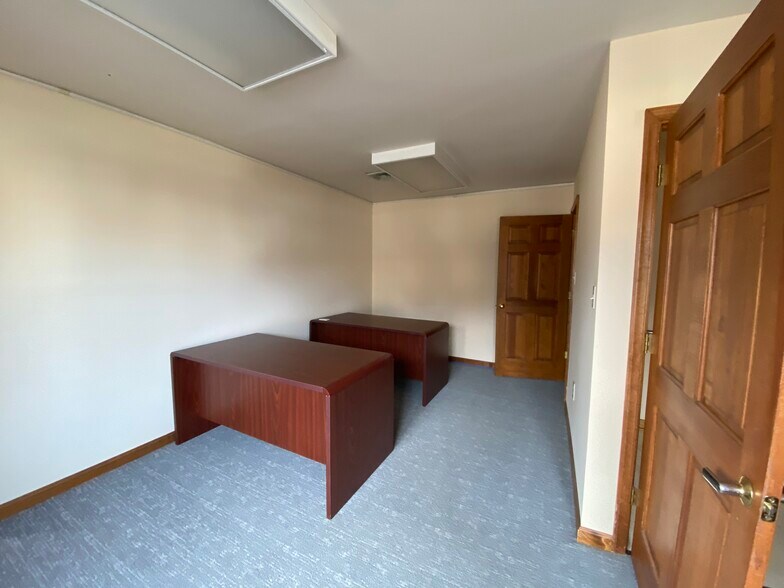 More Photos Of 9100 Church St, Manassas Office For Sale