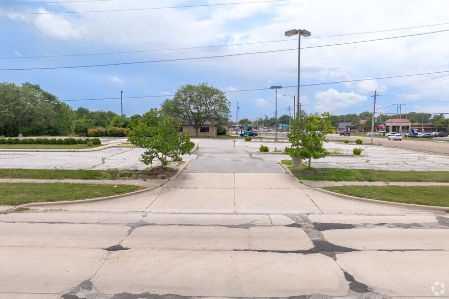 More Photos Of 4390 N Illinois St, Swansea Land For Sale