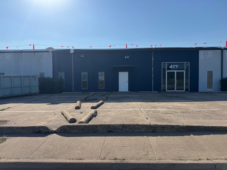 More Photos Of 417 N Interurban St, Richardson Warehouse For Sale