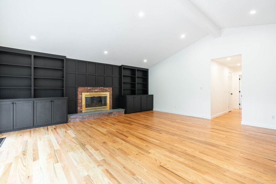 More Photos Of 228 Pattonwood Dr, Southington Multifamily For Sale