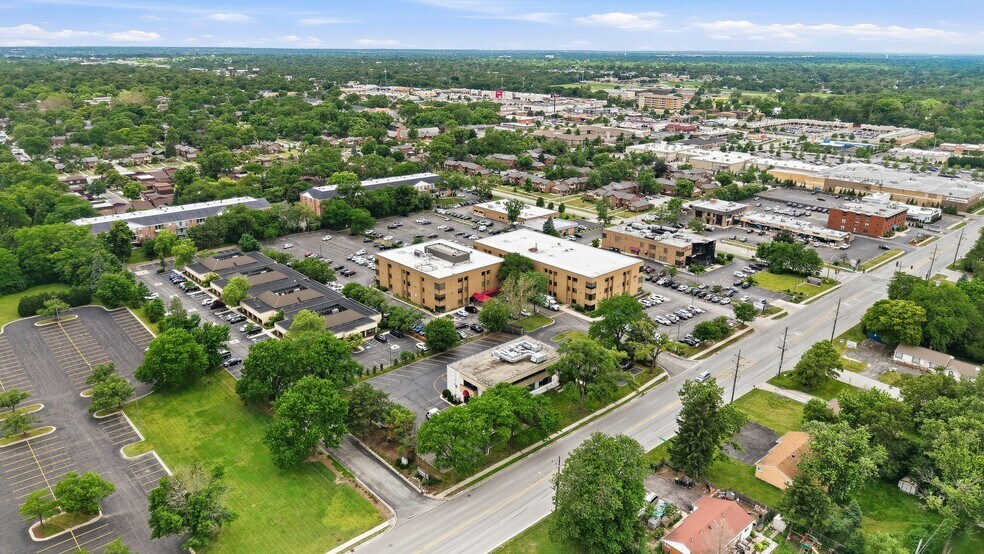 More Photos Of 1S224 Summit Ave, Oakbrook Terrace Medical For Lease