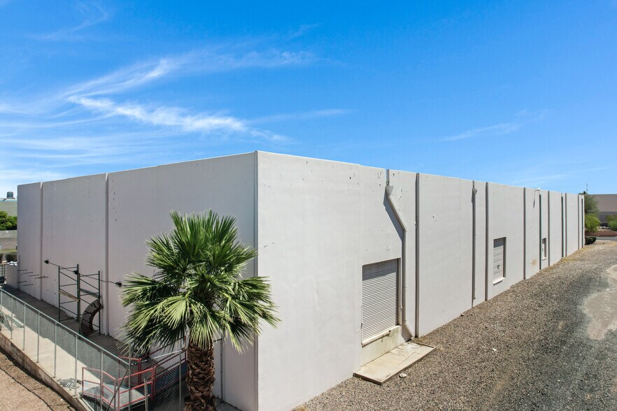 More Photos Of 731 W Fairmont Dr, Tempe Warehouse For Sale