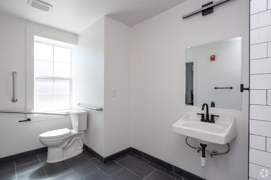 More Photos Of 595 E Broad St, Columbus Apartments For Sale