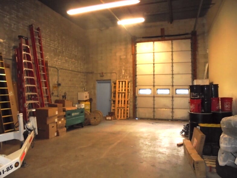 More Photos Of 256 Main St, East Windsor Research And Development For Sale