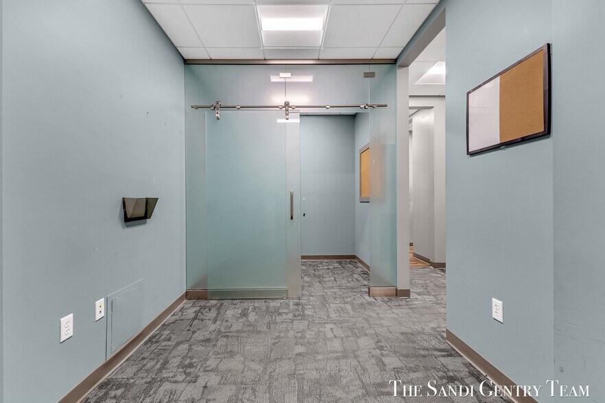 More Photos Of 16986 Robbins Rd, Grand Haven Medical For Lease