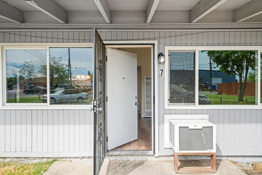 More Photos Of 2605 Albatross Way, Sacramento Apartments For Sale