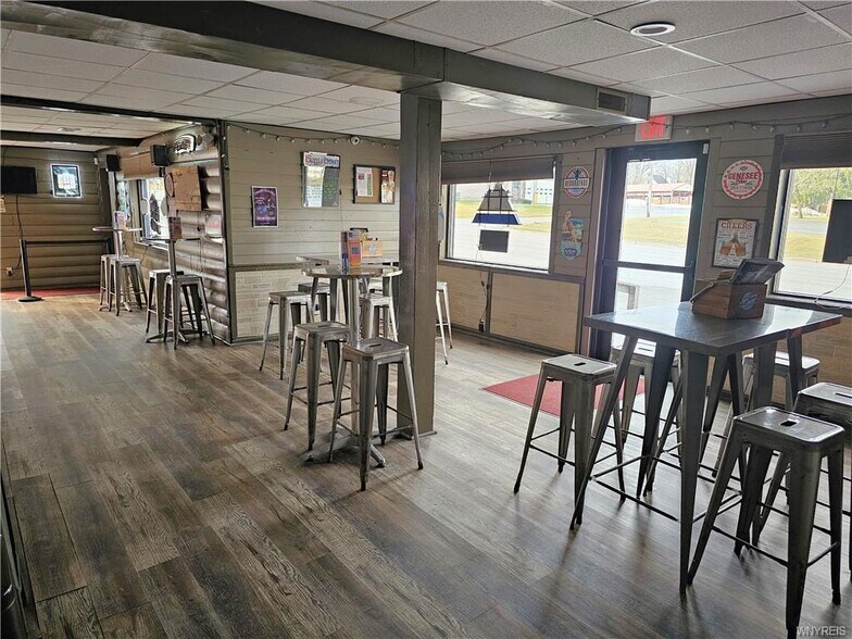 More Photos Of 3719 Abbott Rd, Orchard Park Restaurant For Sale