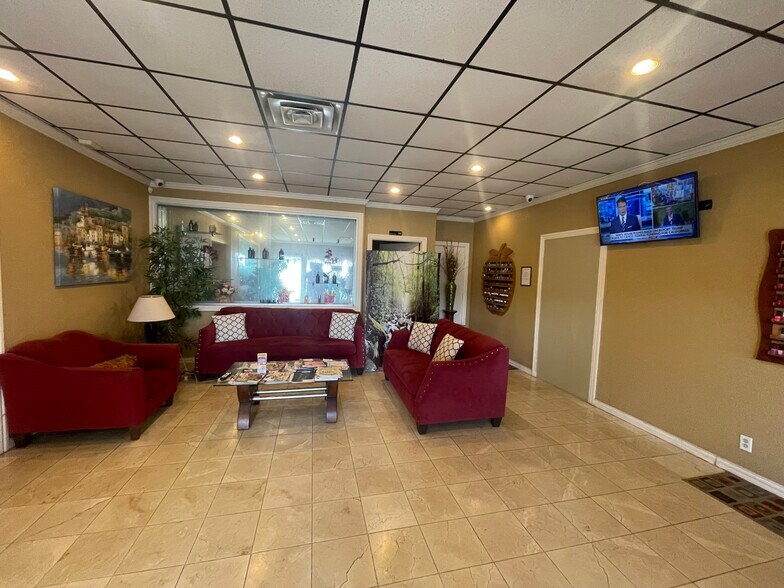 More Photos Of 1816 E Southeast Loop 323, Tyler General Retail For Sale