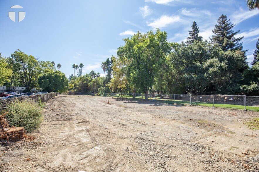 More Photos Of 6207 Riverside Blvd, Sacramento Land For Sale