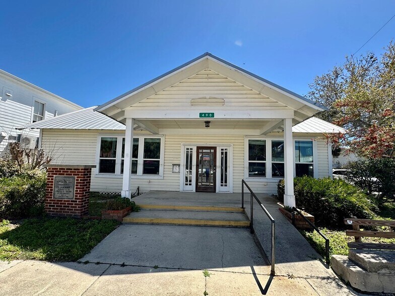 More Photos Of 490 2nd St, Cedar Key Office For Sale
