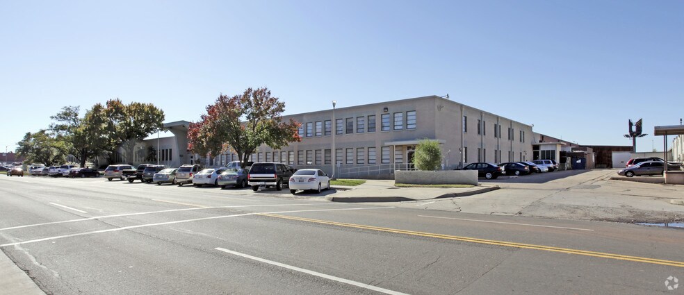 More Photos Of 3813-3817 N Santa Fe Ave, Oklahoma City Light Manufacturing For Lease