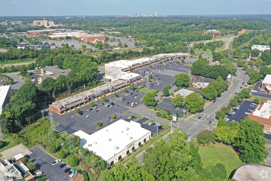 More Photos Of 500-692 Hanes Mall Blvd, Winston-Salem Unknown For Lease