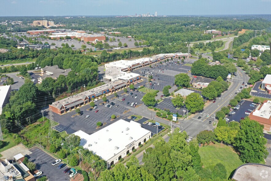 More Photos Of 500-692 Hanes Mall Blvd, Winston-Salem Unknown For Lease