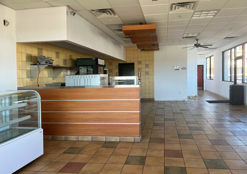 More Photos Of E Windmill Ln, Las Vegas Unknown For Lease