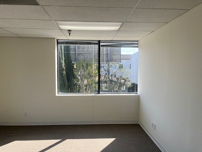 More Photos Of 2512 Artesia Blvd, Redondo Beach Office For Lease
