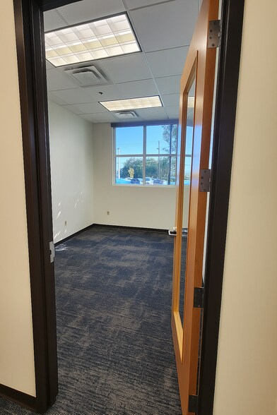 More Photos Of 4017 W Dr Martin Luther King Jr Blvd, Tampa Office For Sale
