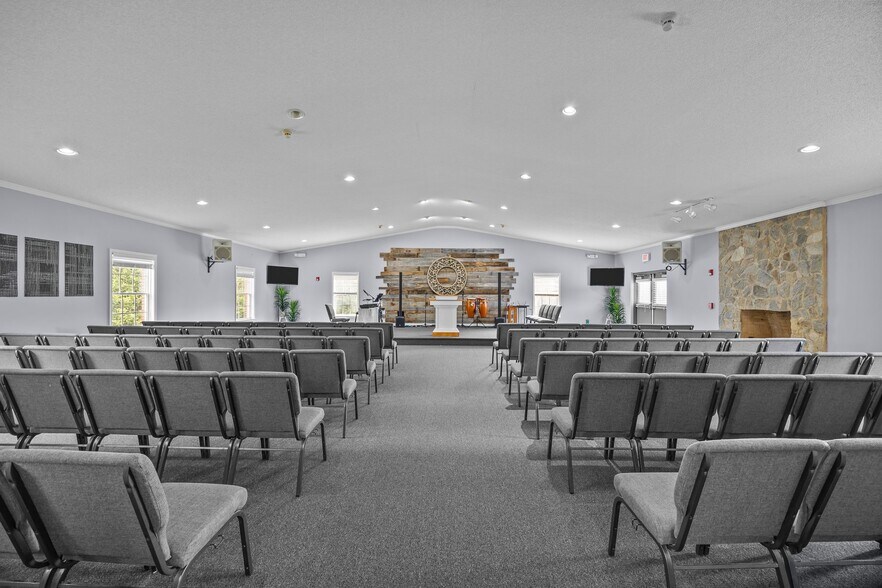 More Photos Of 188 Wiggins Rd, Mooresville Specialty For Sale