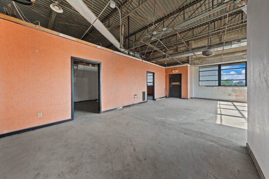 More Photos Of 4520 Fort Ave, Waco Warehouse For Sale