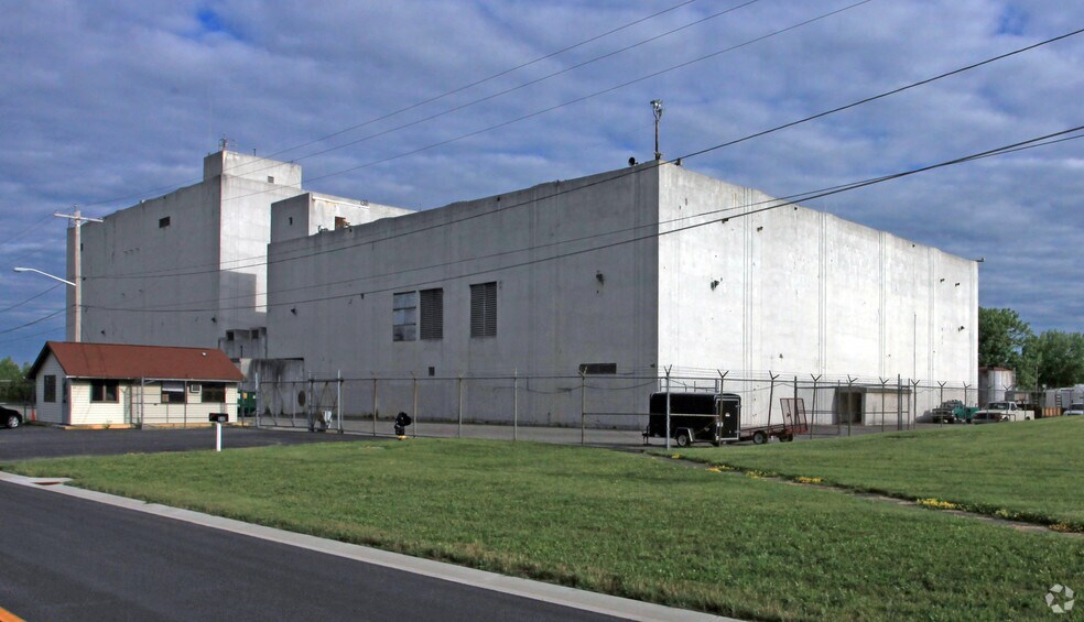 More Photos Of 510 Stewart Dr, North Syracuse Warehouse For Sale