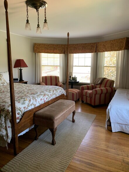 More Photos Of 548 Main St, Fryeburg Hotel For Sale
