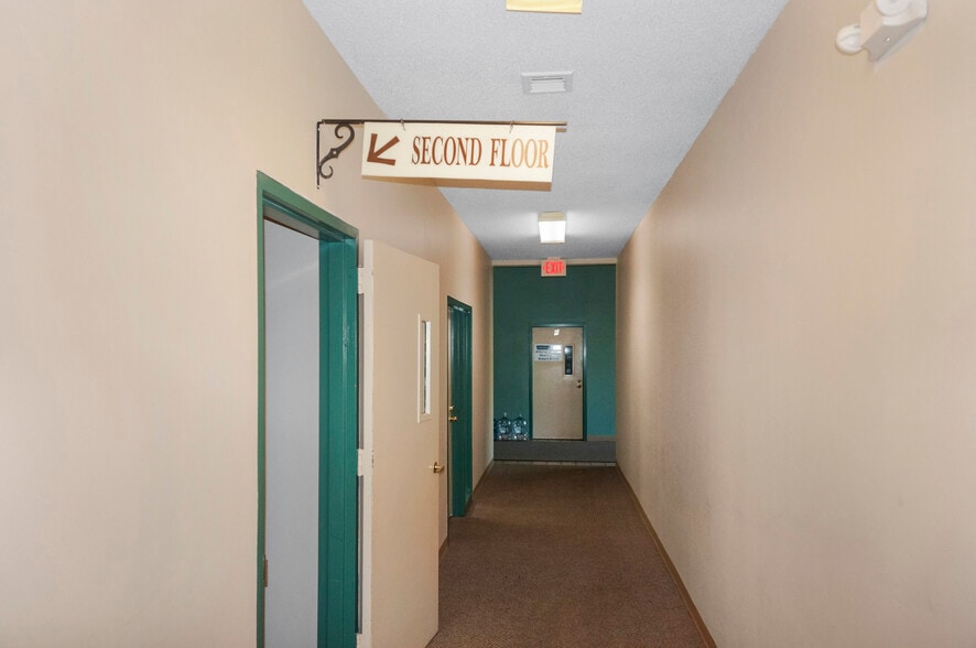 More Photos Of 20 S Anguilla Rd, Pawcatuck Office For Sale