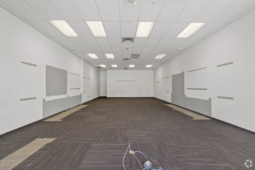 More Photos Of 950 Wolcott St, Waterbury Unknown For Sale